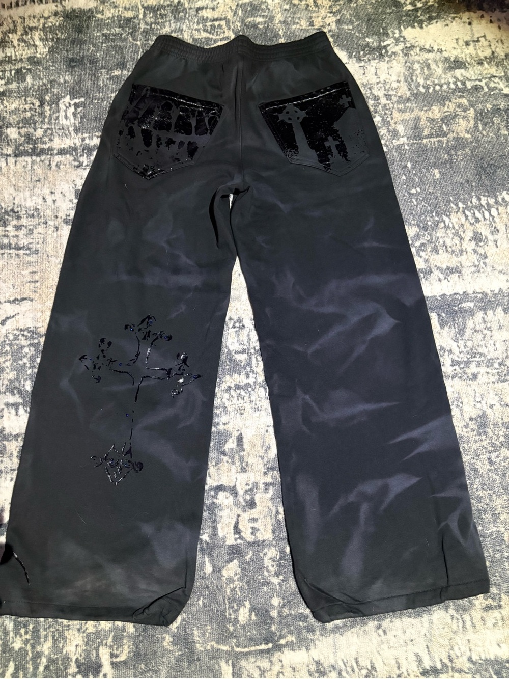 Zumiez Black Wide-Leg Men’s Sweatpants with Glossy Cross Details